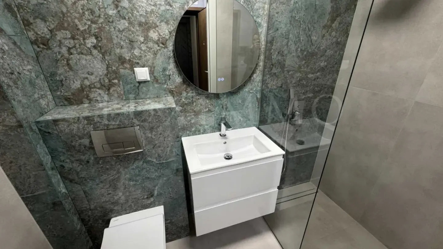 Stylish Studio Apartment with Sea Views in Varna's Greek Quarter - Image 5