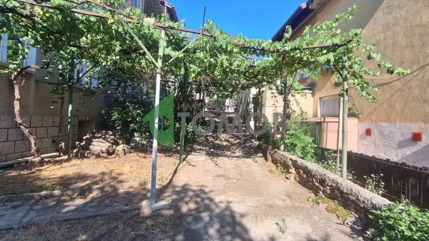 Spacious Two-Story House in Sunny Stara Zagora, Bulgaria - Image 4