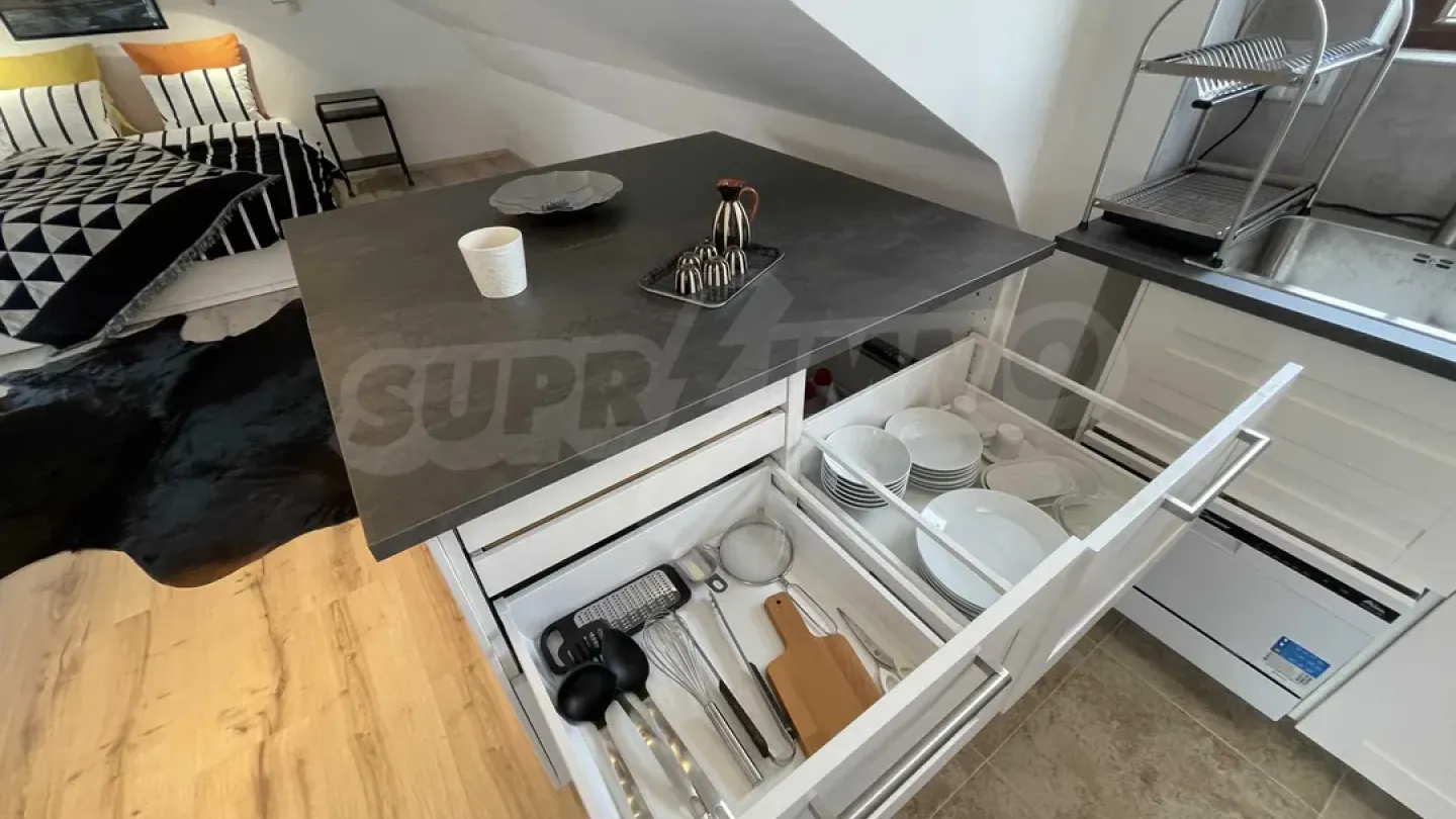 Stylish Fully Furnished Studio Apartment in Varna's Central District - Image 4