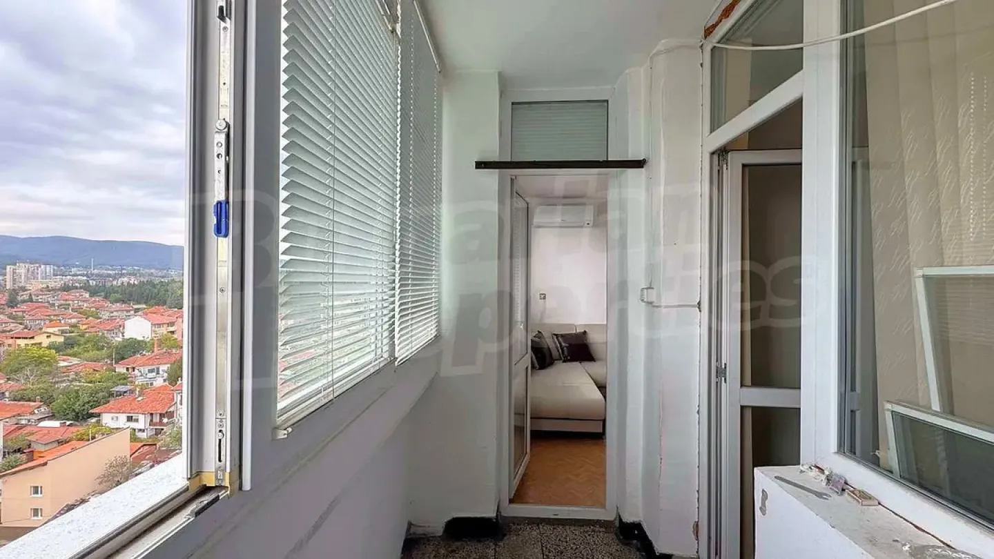 Spacious 1-Bedroom Apartment with Stunning Views in Stara Zagora - Image 3