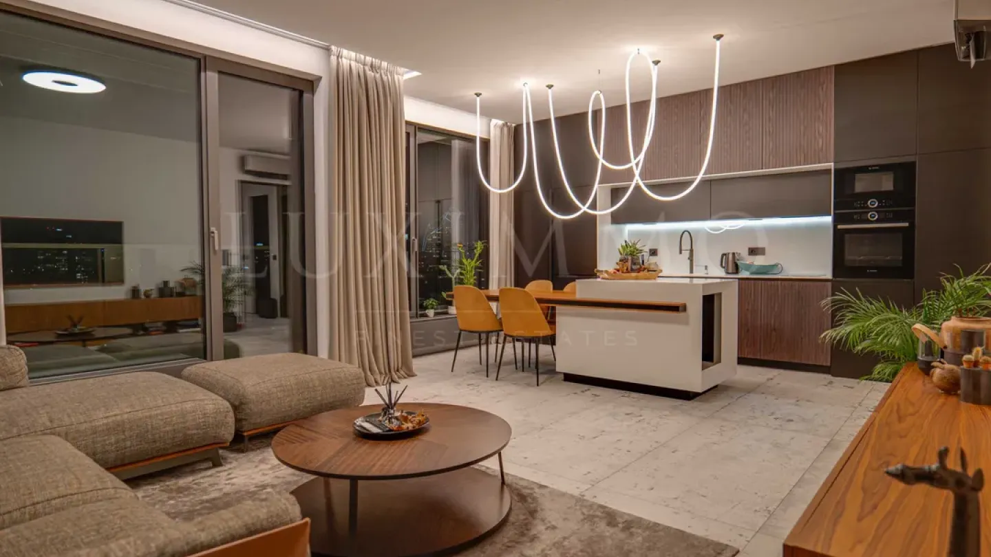 Sun-Drenched Apartment in Sofia's Diamond 1 - Image 5