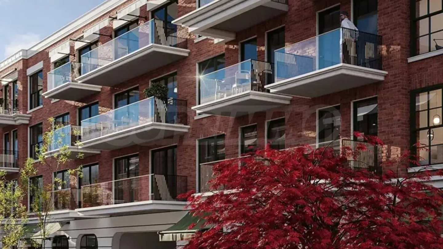 Spacious 3-Bedroom Apt w/ Park & Views - Image 2