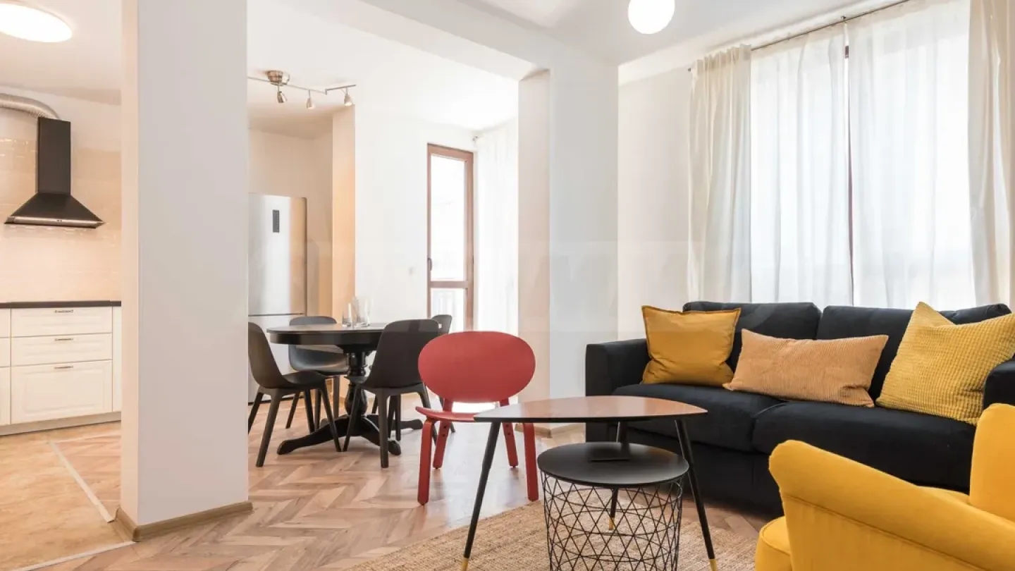 Stylish 3BR Apartment with Parking in Varna's "Tsvetyan" Quarter - Image 3