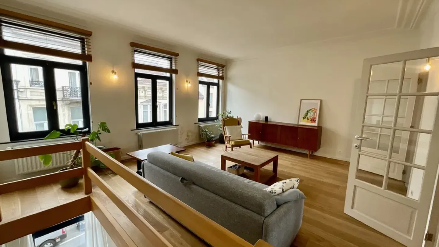 Elegant Triplex in Brussels - Charming & Spacious Residence - Image 2