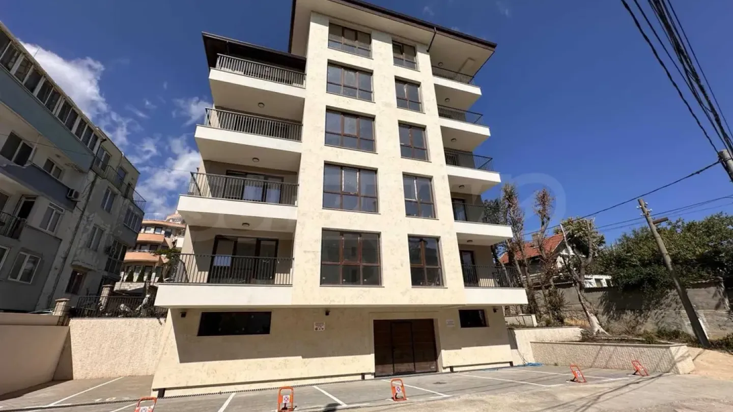 Varna Seafront 3BR Apartment - New! - Image 3