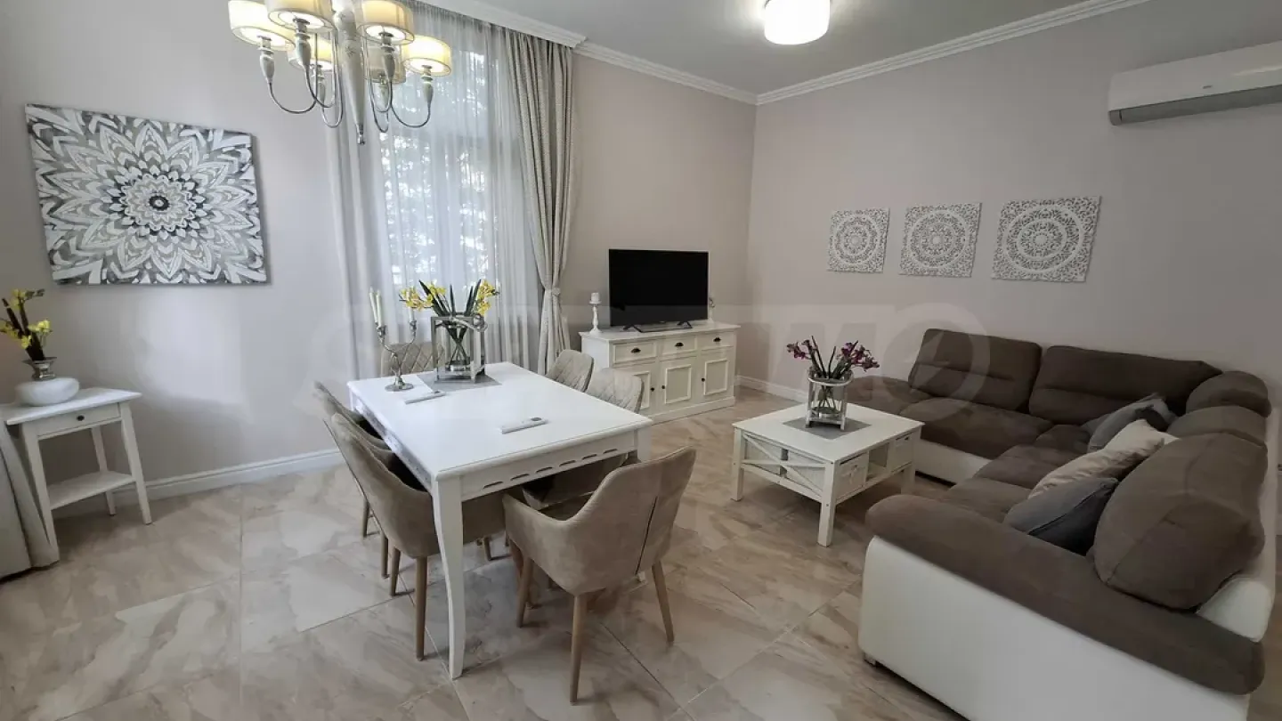 Luxury 3-Bedroom Apartment in Central Varna – Fully Furnished - Image 2