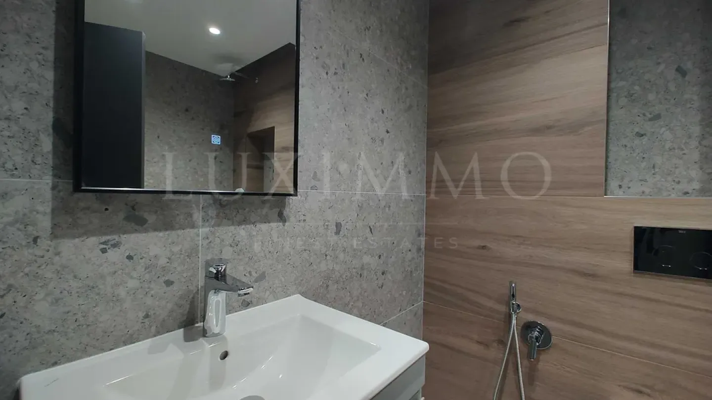 Stylish 2-Bedroom Apartment in Vitosha District, Sofia - Image 1