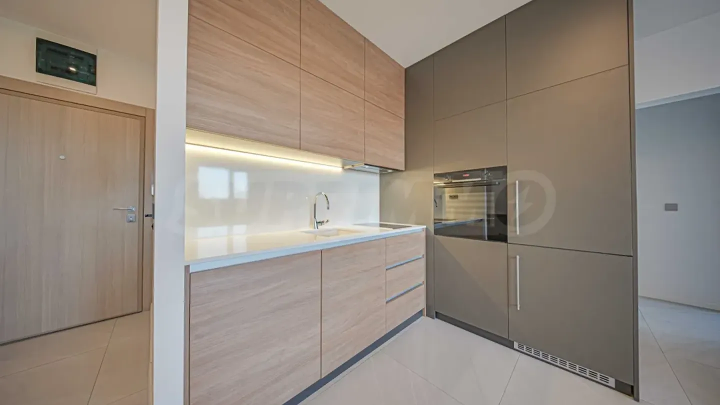 Spacious 3-Bedroom Flat in Sofia's White Quarter - Image 2