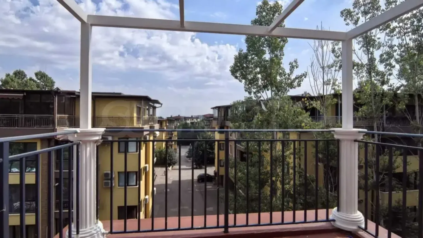 Spacious 3+1 Apartment w/ Gardens & Spa - Image 5