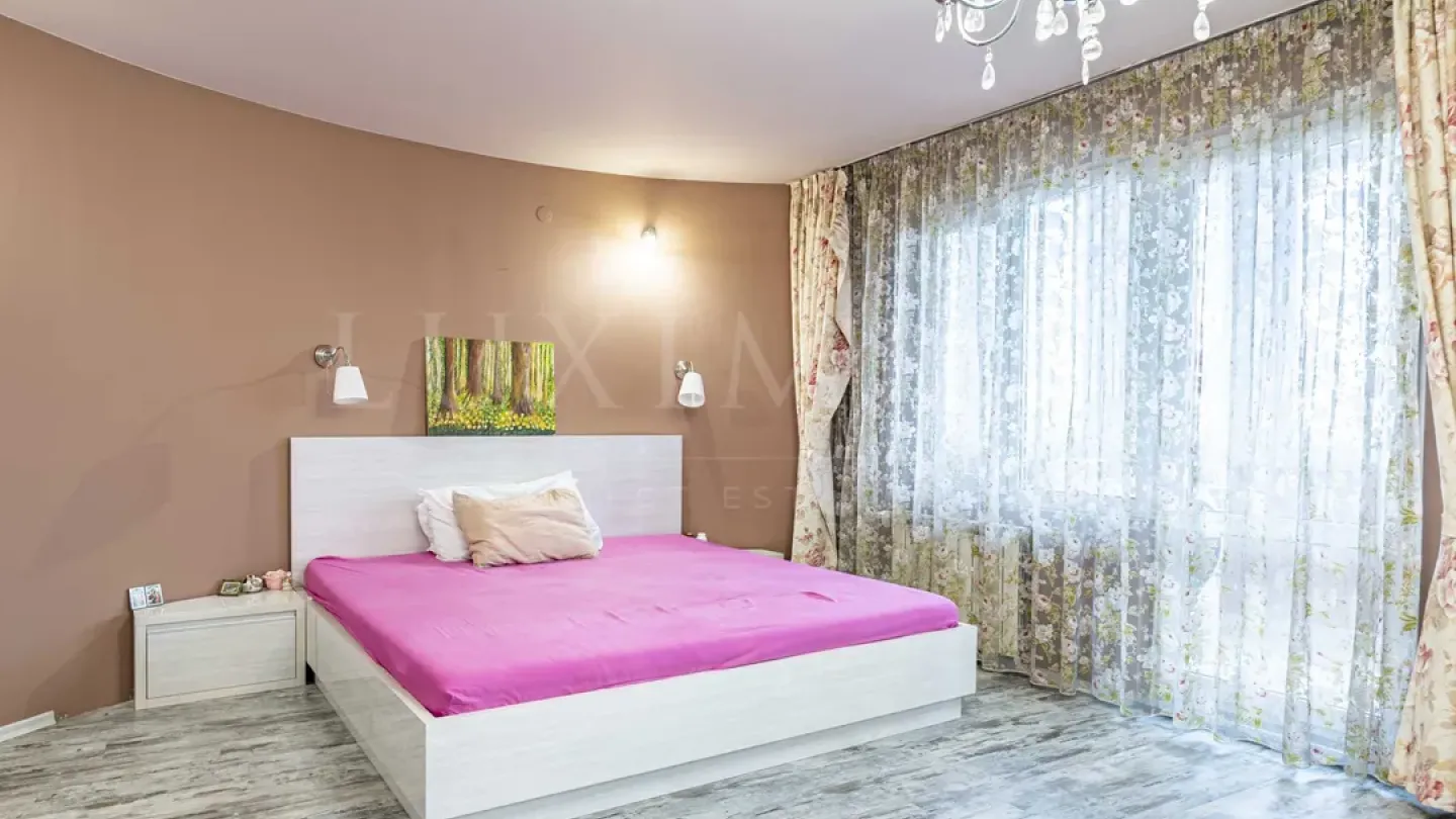 Spacious Furnished Maisonette with Stunning Sofia & Mountain Views - Image 5