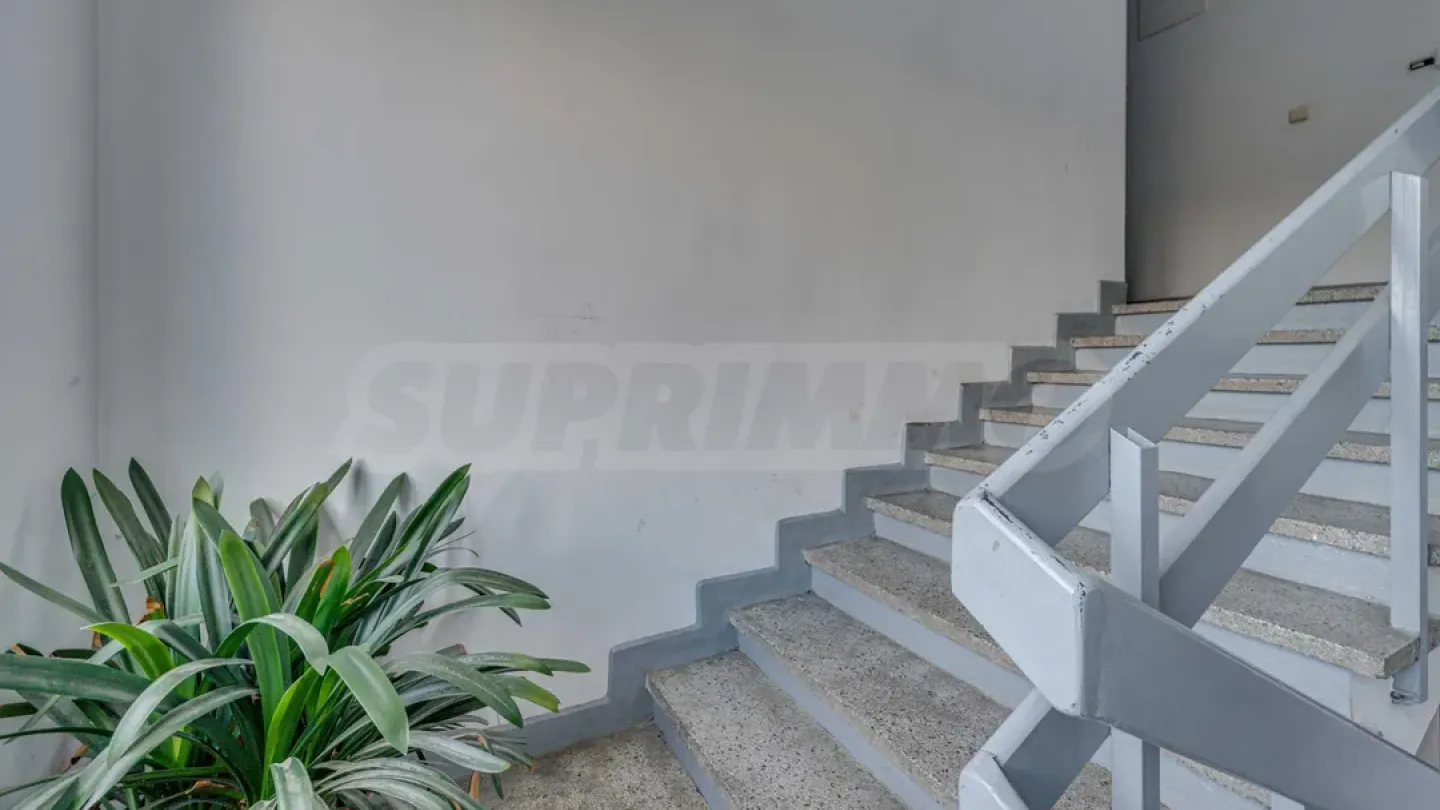 Spacious 3-Bedroom Apartment with Panoramic Views in Sofia - Image 5