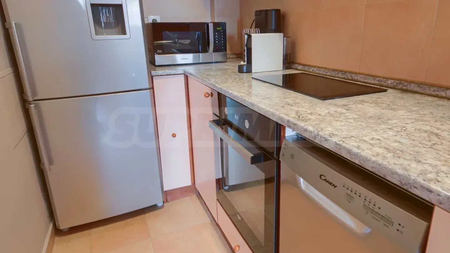 Spacious 3-Bed Apartment in Dianaabad, Sofia - Image 3