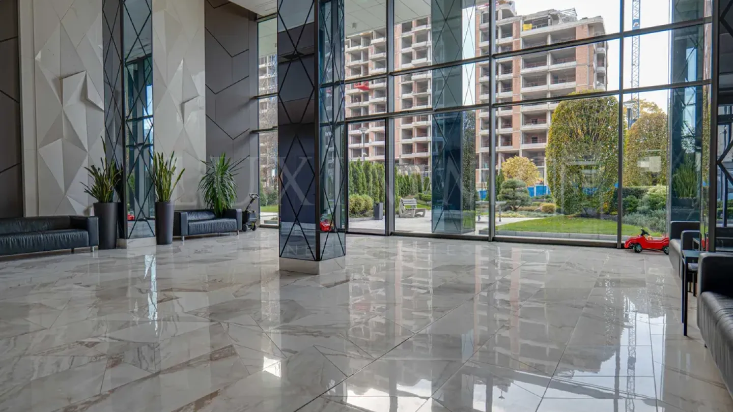 Sun-Drenched Apartment in Sofia's Diamond 1 - Image 1