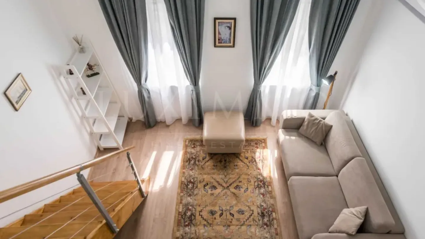 Luxury Renovated 5-Bedroom Apartment in Varna's "Greek Quarter" - Image 5