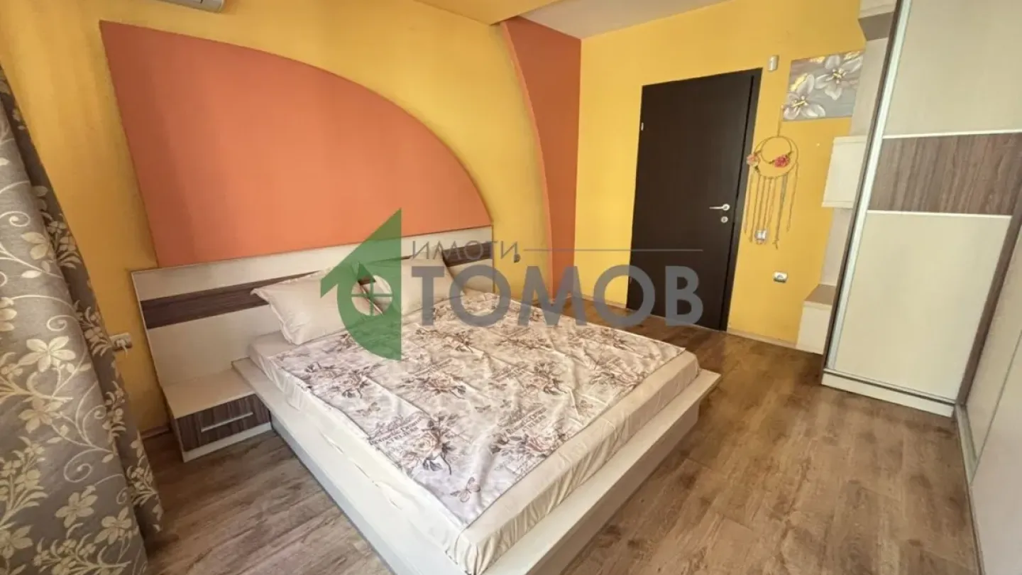 Spacious Fully Furnished Three-Bedroom Apartment in Stara Zagora - Image 3