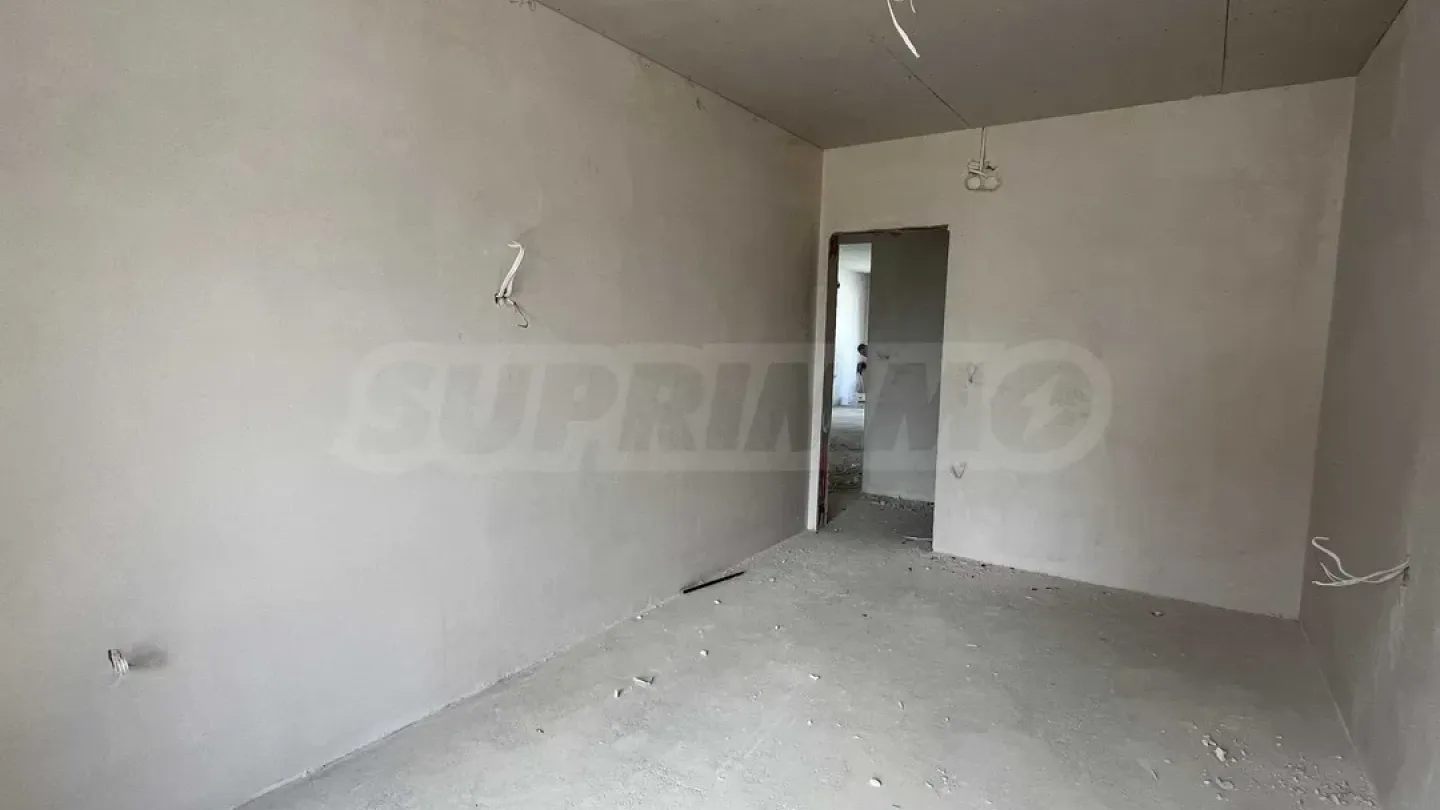 Spacious 2-Level Apartment Near Burgas Sea Garden - Image 4