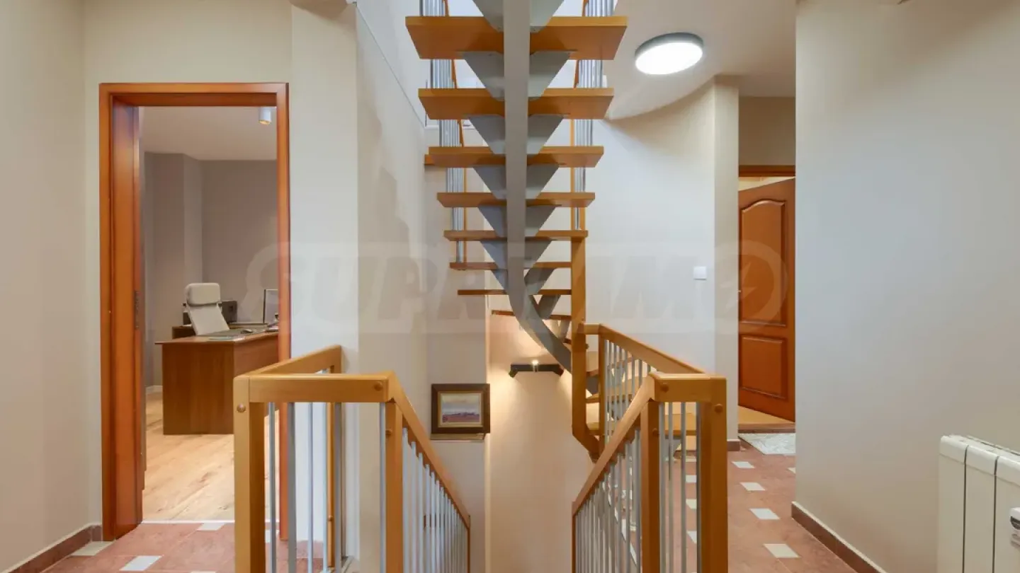 Spacious 3-Bed Apartment in Dianaabad, Sofia - Image 5