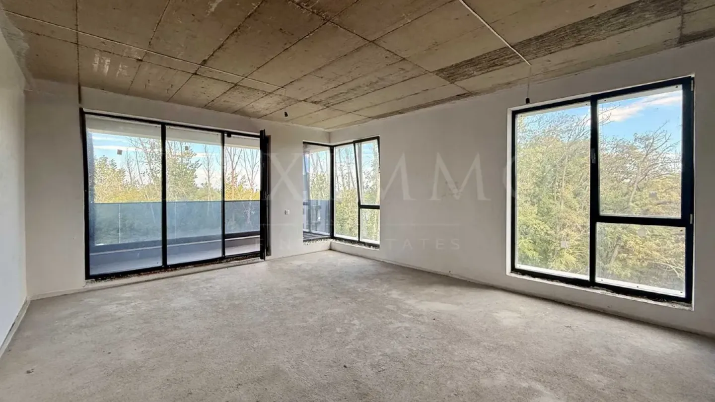 Elegant Plovdiv Apartment: Rowing Base & Mountain Views - Image 5