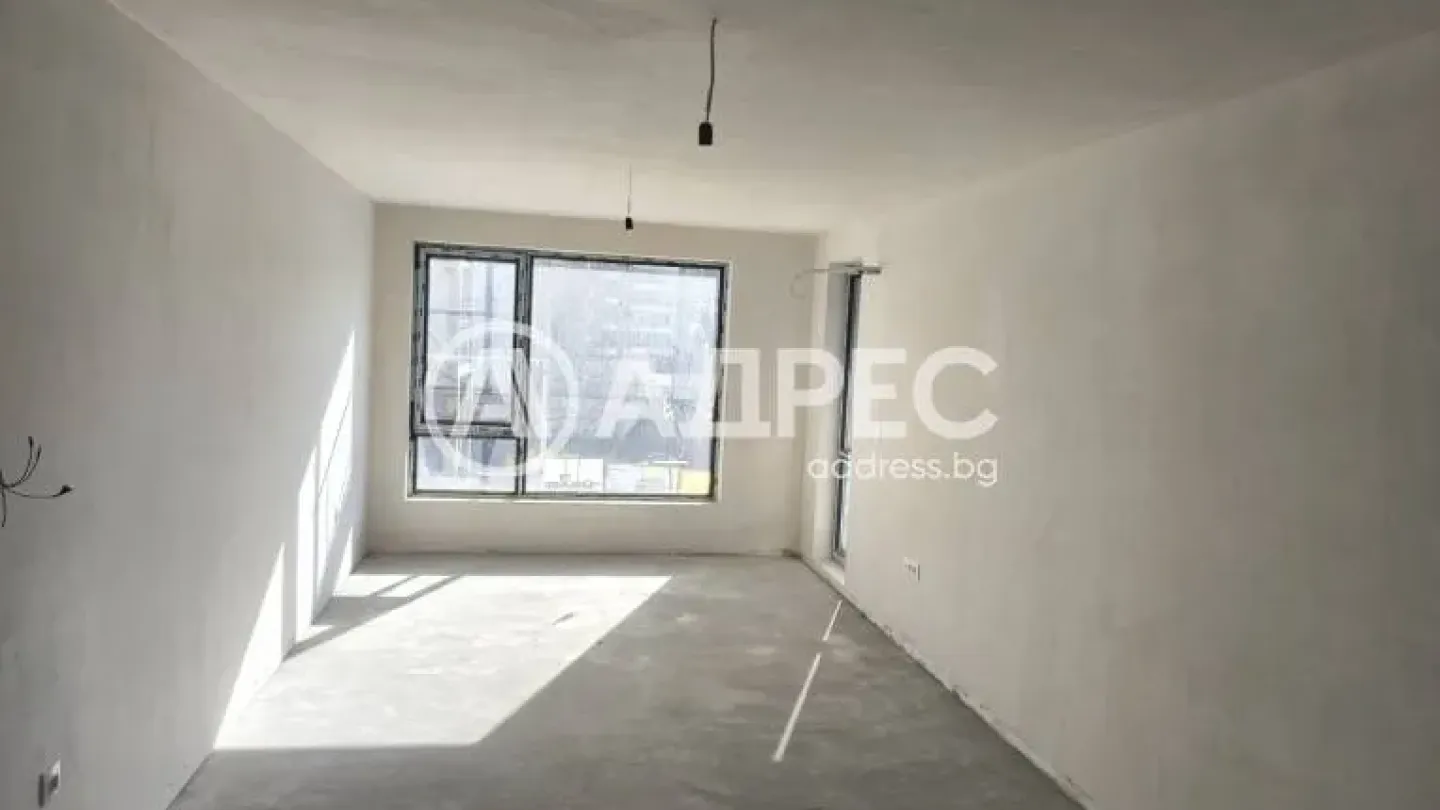 Bright Varna Apartment – Sunny 2-Bedroom in Vratshevo Quarter - Image 2