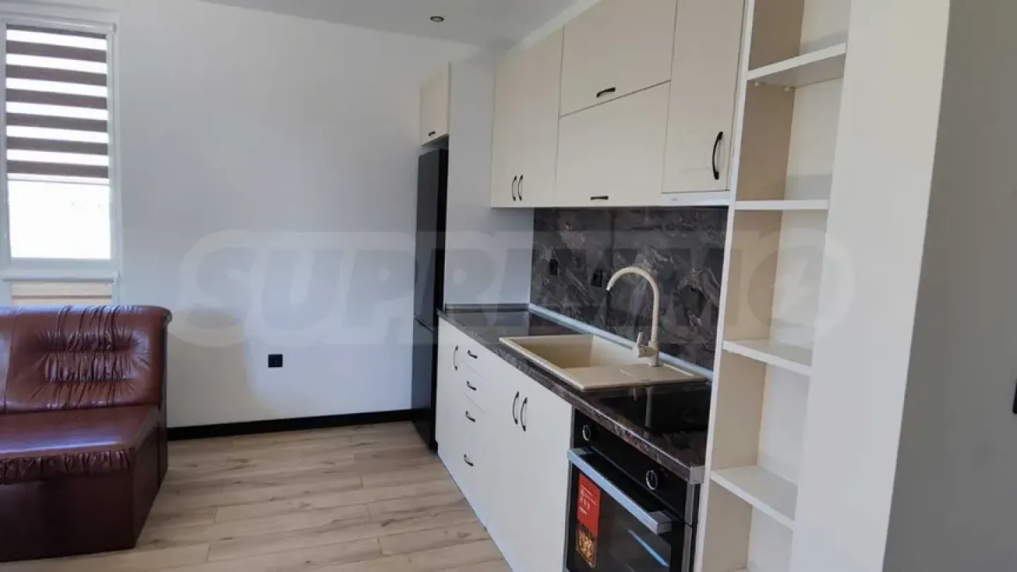 Spacious 2-Bedroom Apartment w/ Parking in Burgas - Image 2