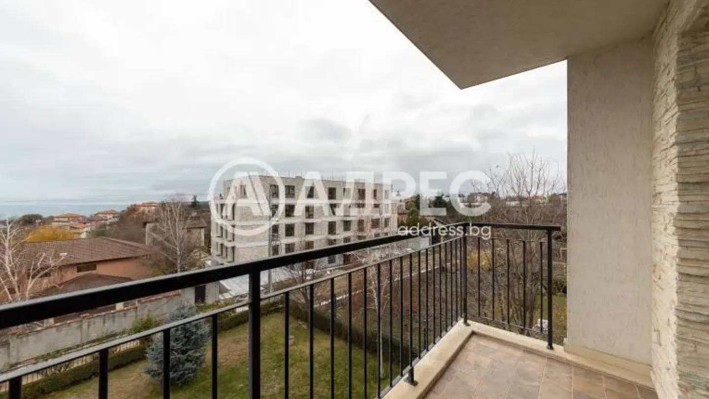 Spacious, Fully Furnished Panorama Apartment in Varna’s Brzyaq District for Sale - Image 2