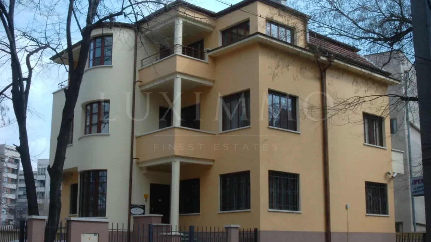 Spacious 5-Bedroom House in Central Plovdiv – Unique Investment Opportunity - Image 5