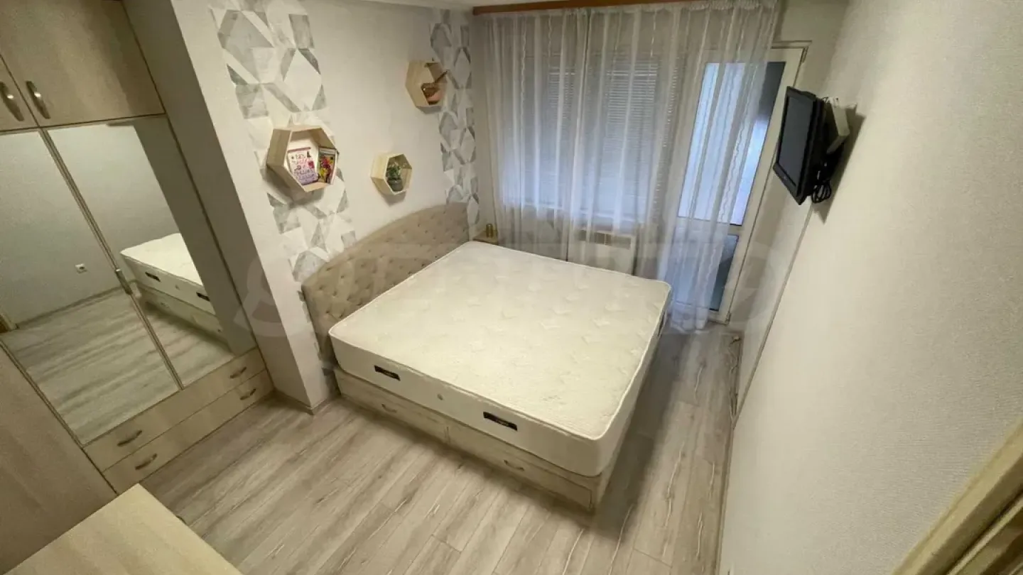 Spacious Fully Furnished Apartment in Varna's "Zimno Kino Trakia" - Image 4