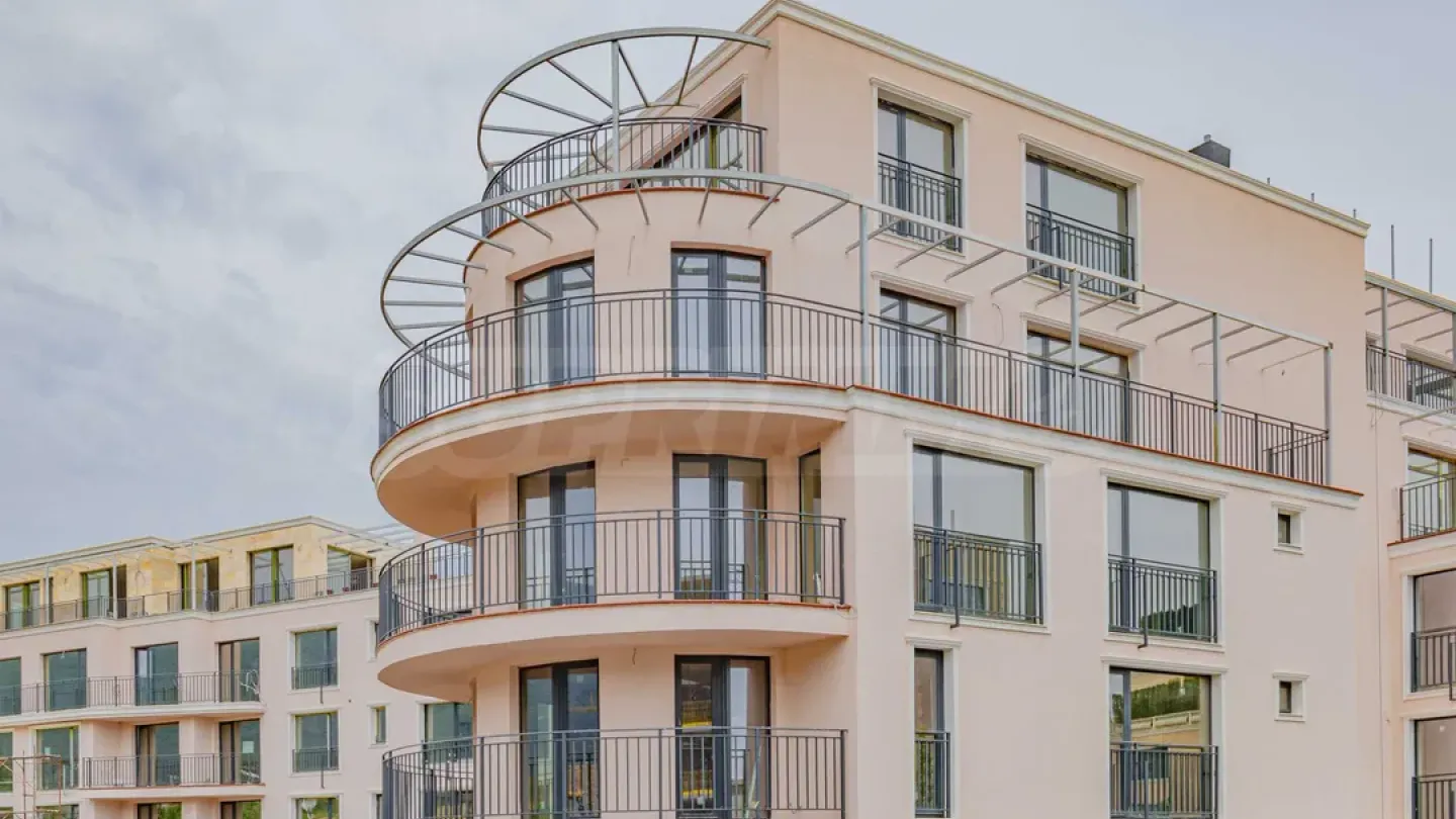 Spacious 3+1 Apartment w/ Gardens & Spa - Image 3