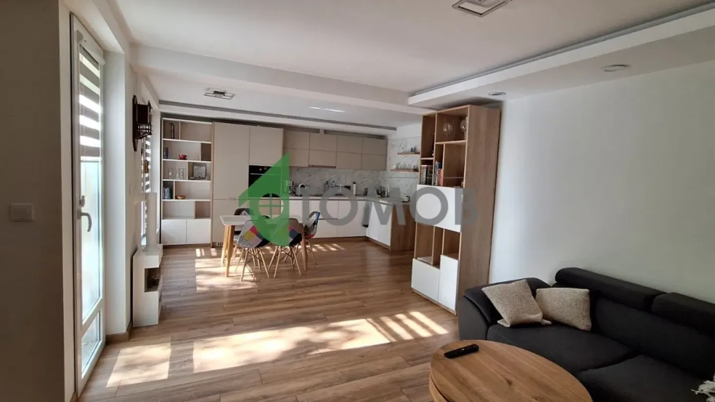 Spacious Fully Furnished Apartment in the Heart of Stara Zagora - Image 2