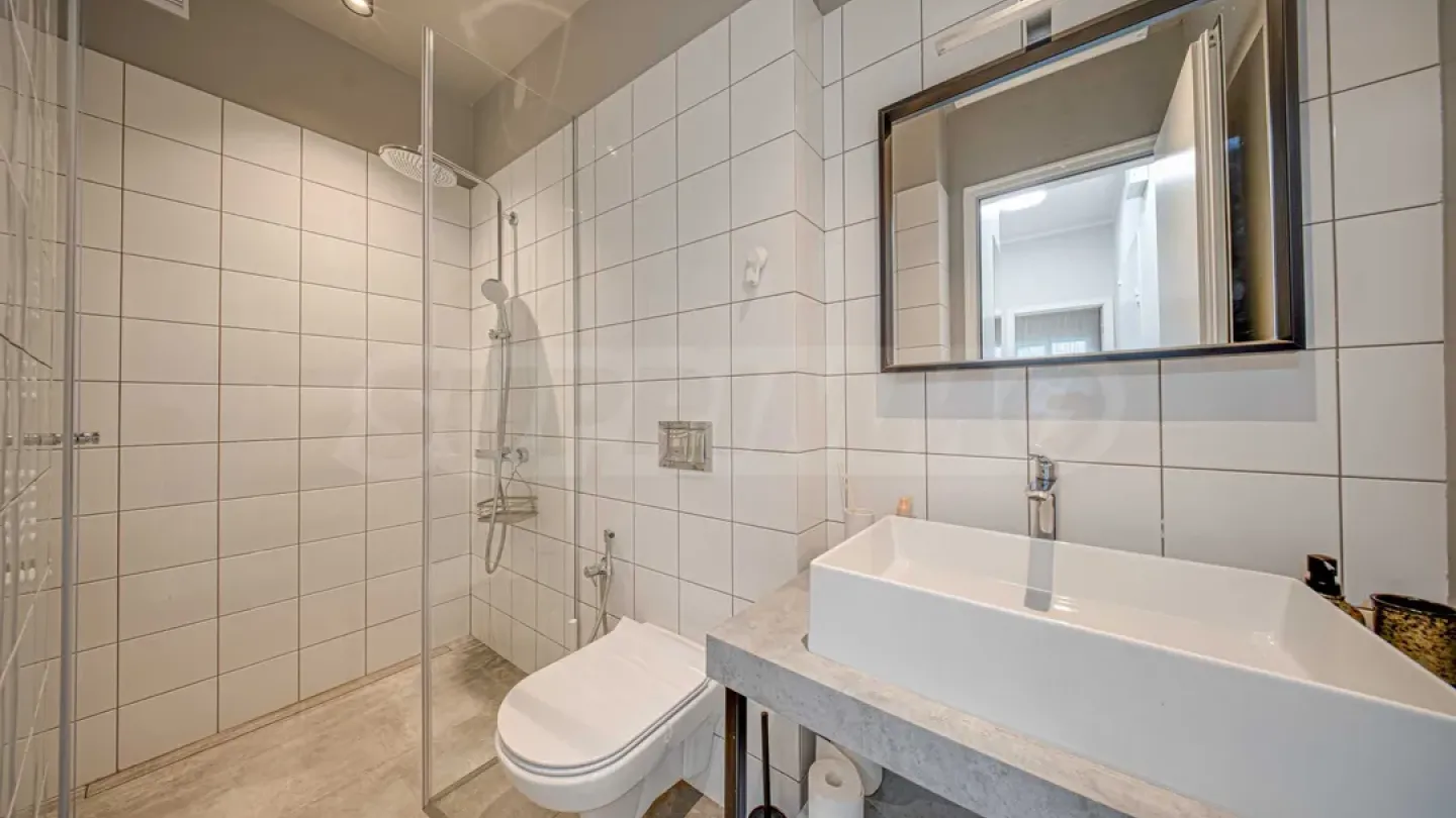 Fully Renovated 3-Bedroom Apartment in Sofia, Near NДК - Image 2