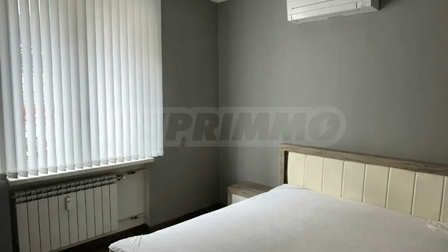Spacious Two-Bedroom Apartment with Slavyanovo Square View - Image 4