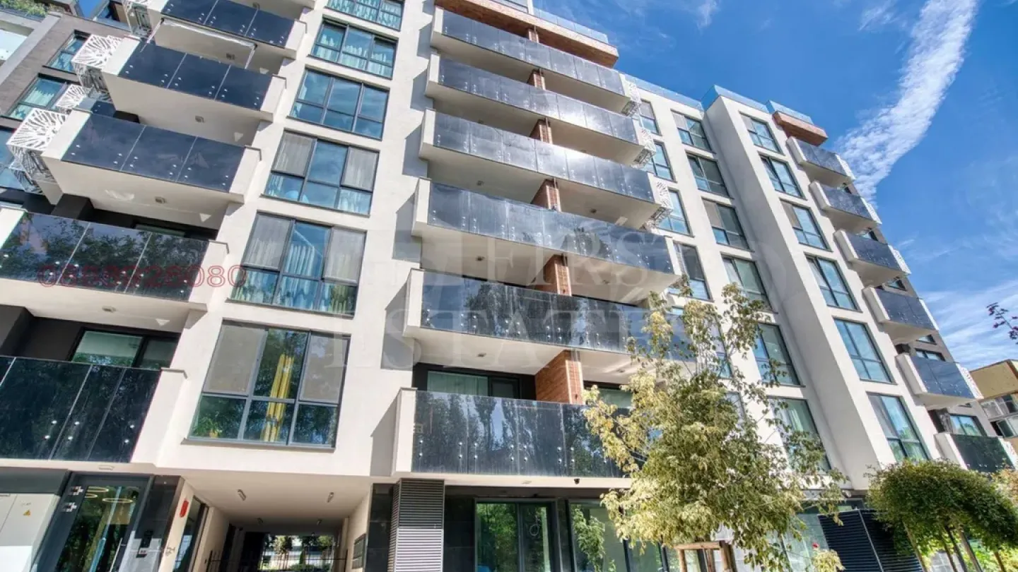 Stylish 2-Bedroom Apartment in Sofia's Izgrev District - Image 5