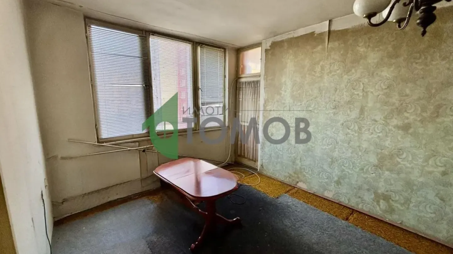 Spacious 3-Bedroom Apartment in Sunny Stara Zagora, Bulgaria - Image 4