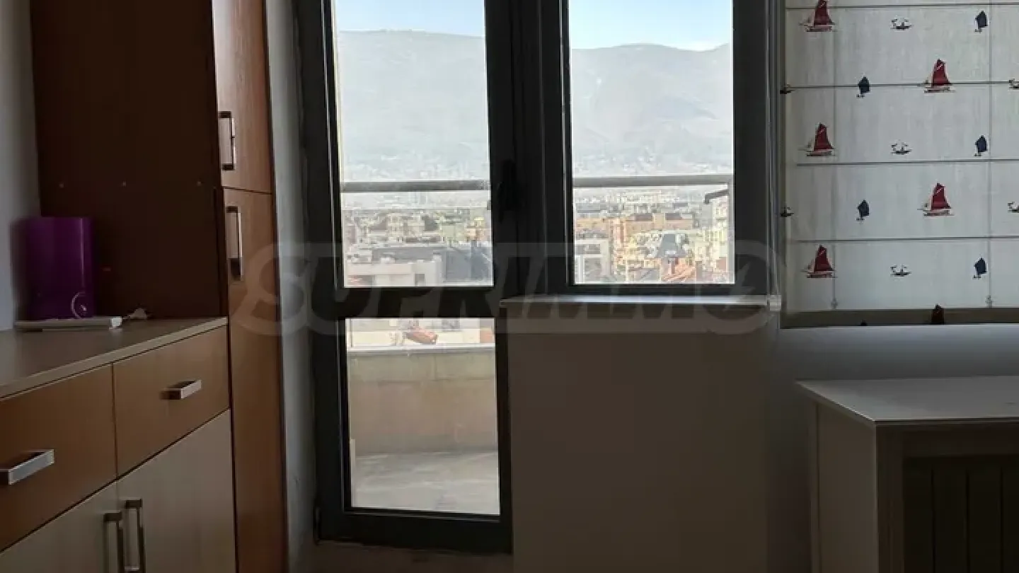 Spacious Apartment with Panoramic Vitosha Views, Sofia - Image 2