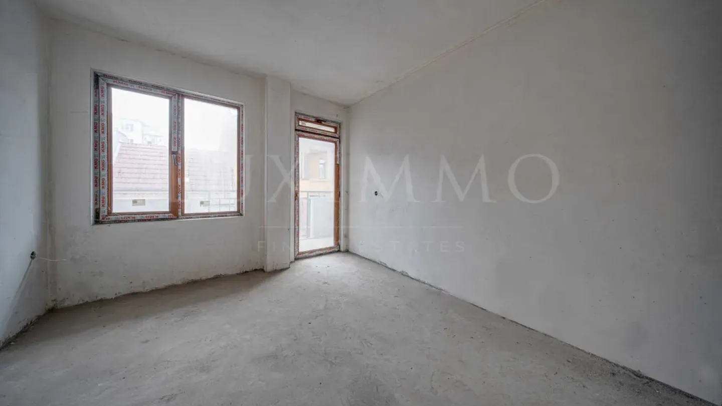 Spacious Two-Bedroom Apartment in Sofia's Central Vazrazhdane District - Image 1