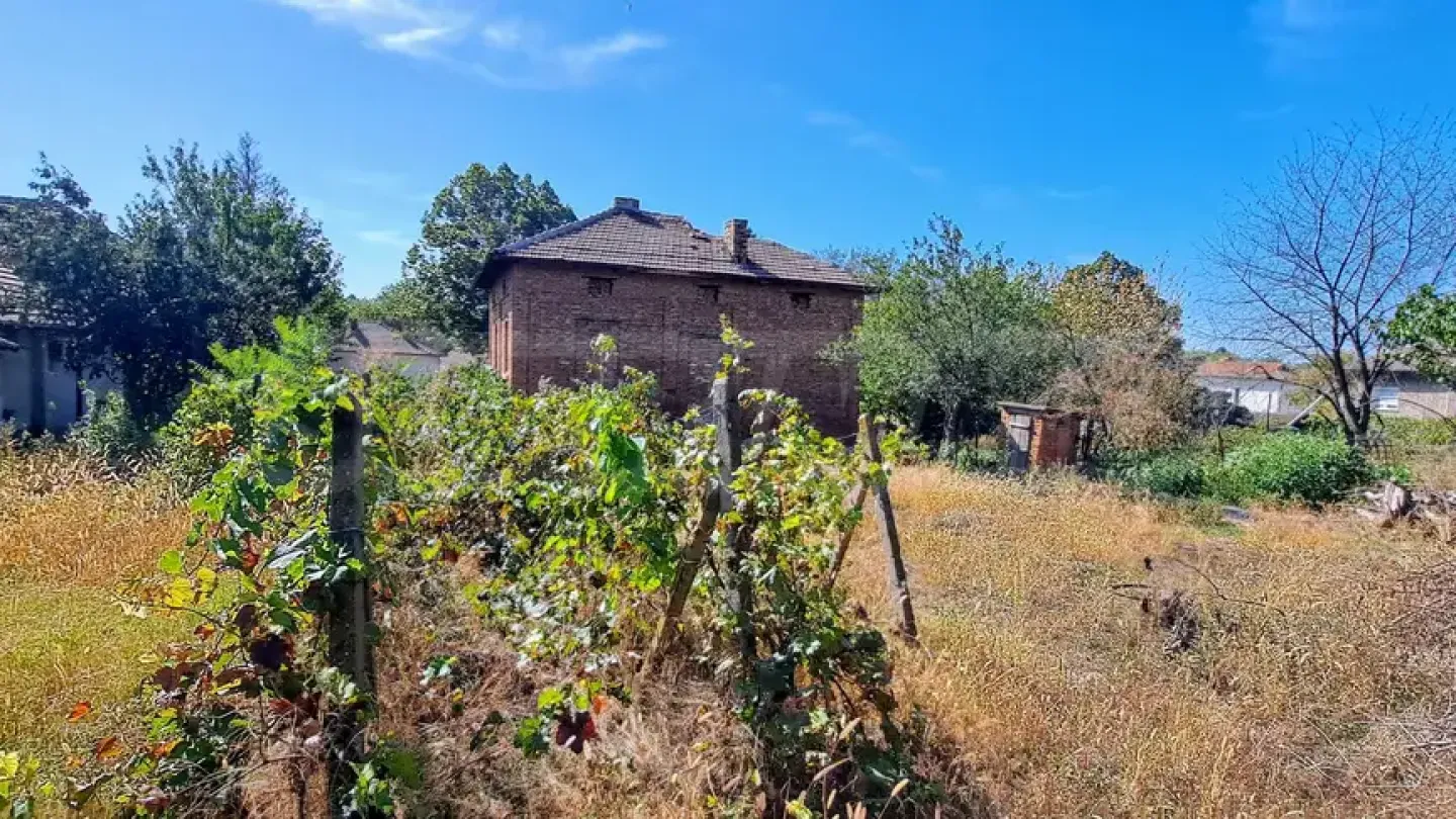 Charming House with Land Near Pleven – Renovate & Expand - Image 2