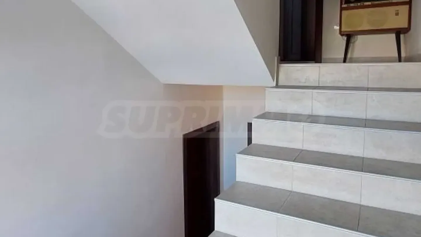 Spacious, Fully Furnished House with Garden in Burgas - Image 3