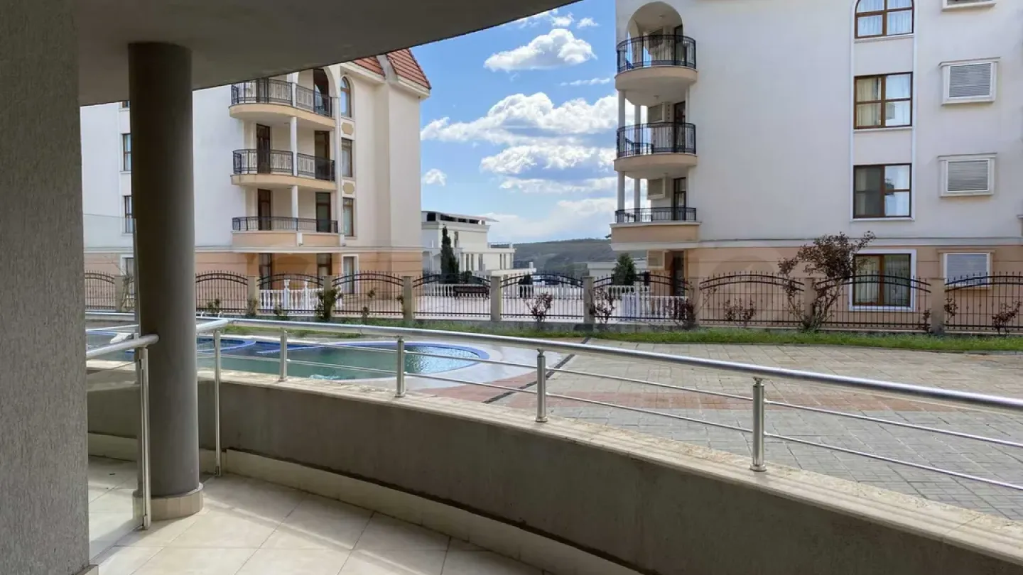 Fully Furnished 1-Bedroom Apartment by the Beach in Sinemorets - Image 5