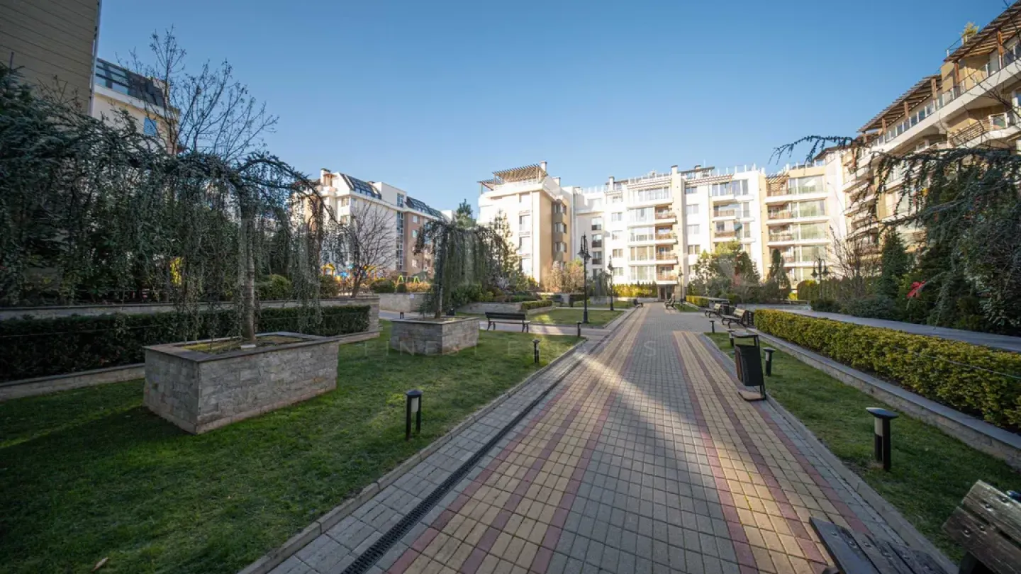 Spacious Fully Furnished 1-Bedroom Apartment in Flora Garden, Sofia - Image 3