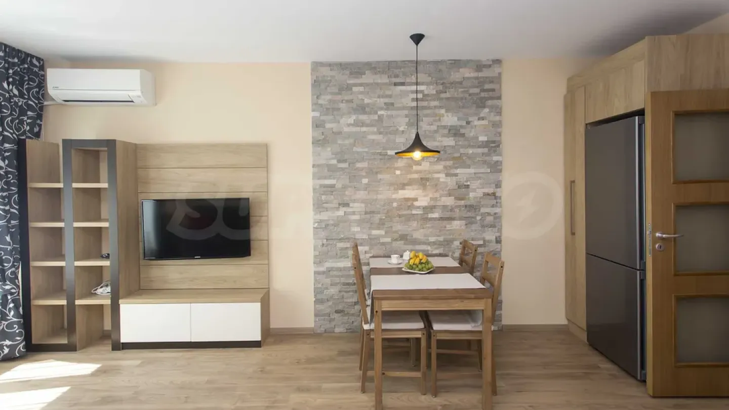 Spacious 3-Bedroom Apartment Near Doctor's Monument, Sofia - Image 2