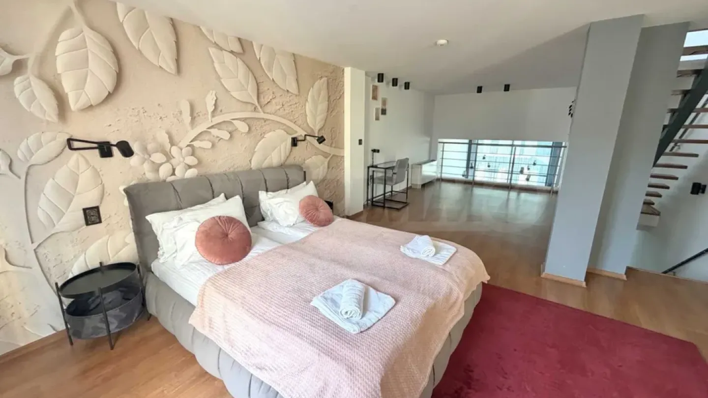 Luxurious Sofia Mezzanine with Garden - Fully Furnished - Image 2