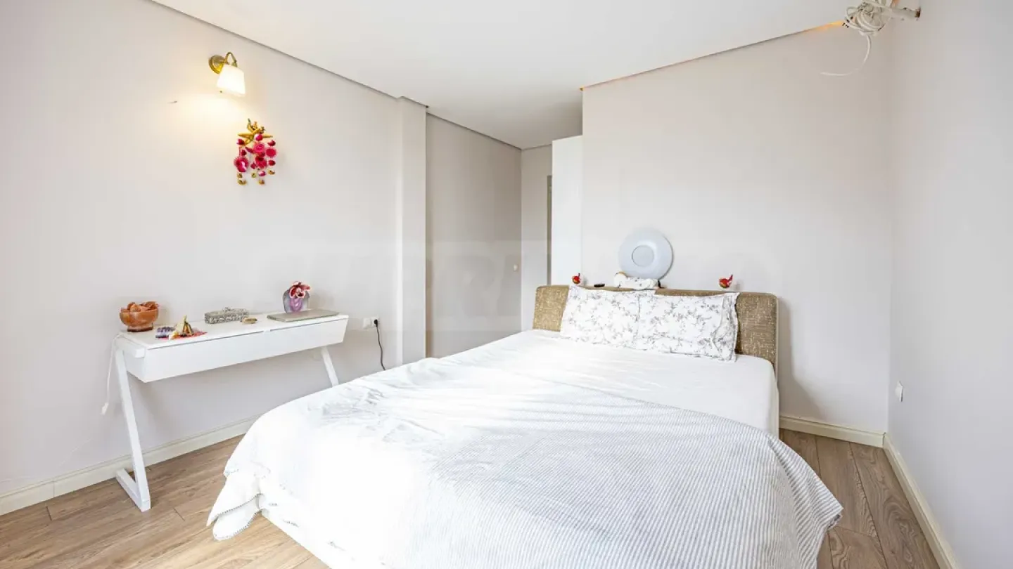 Penthouse with Stunning Vitosha Views - Image 3