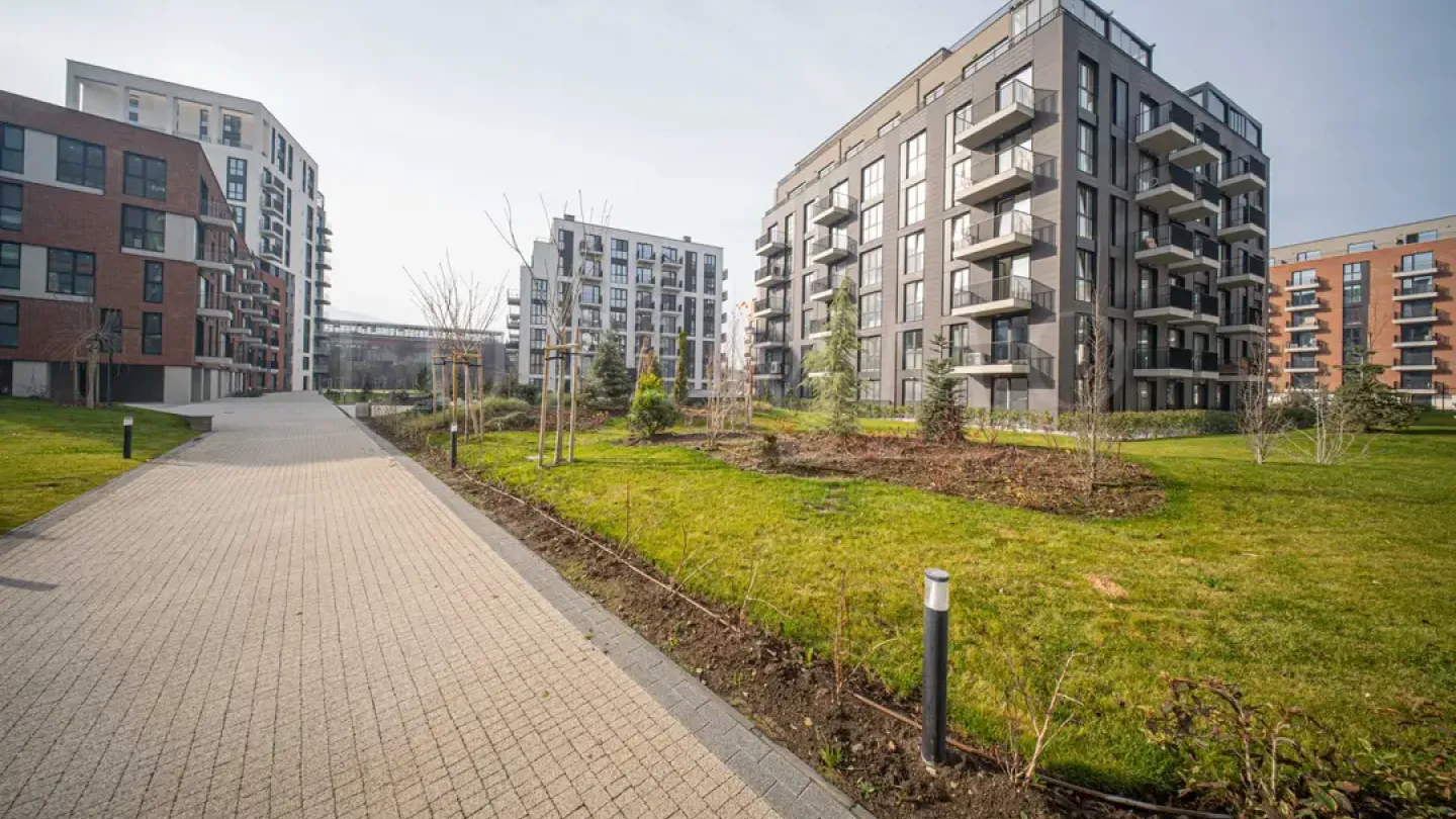 Spacious, Fully Furnished Apartment in Gated Sofia Complex - Vitosha View - Image 3