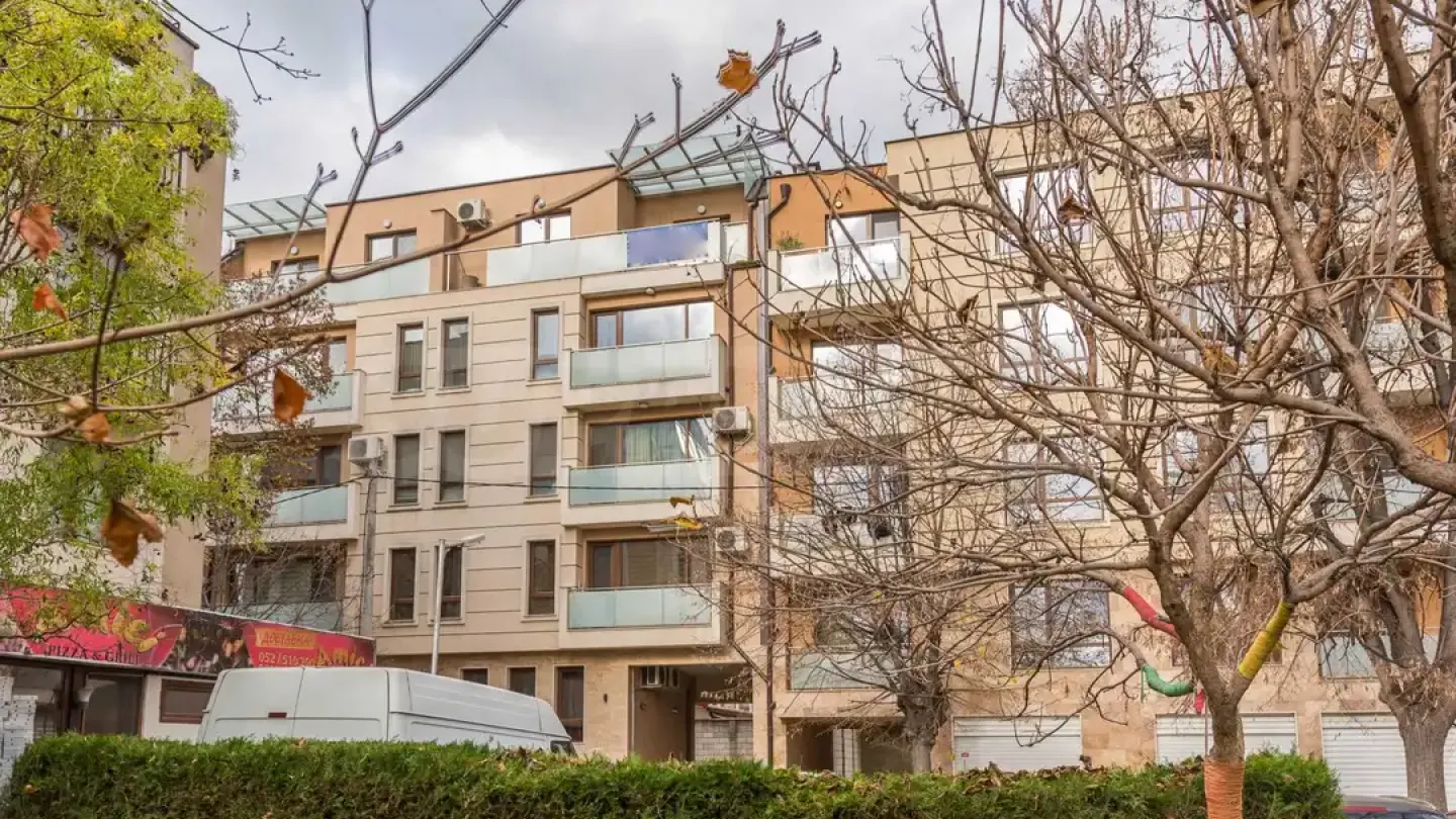 Luxury Varna Apartment with Sea Views - 2 BR - Image 3