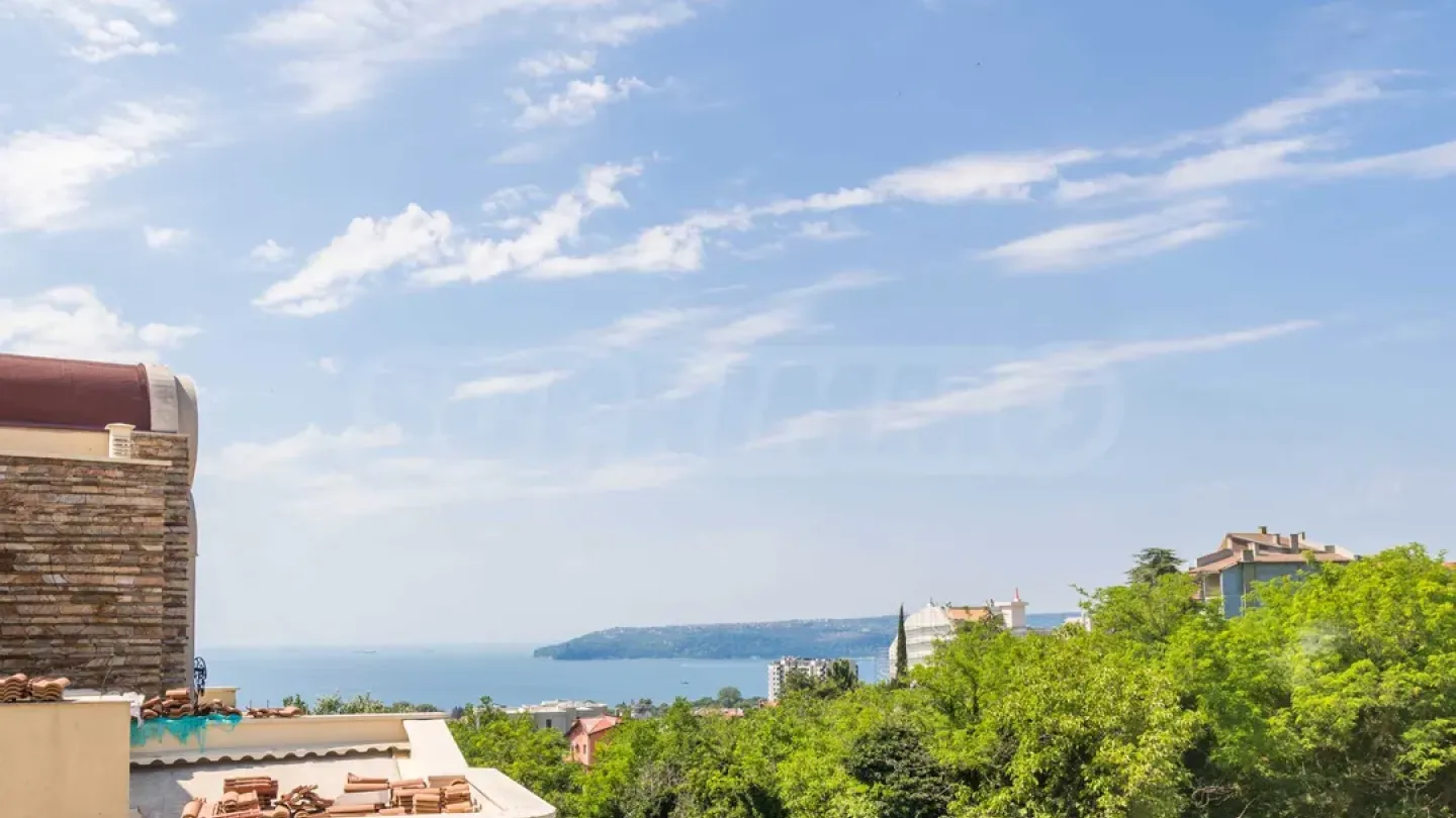 Luxury Penthause with Sea View in Varna - Image 3