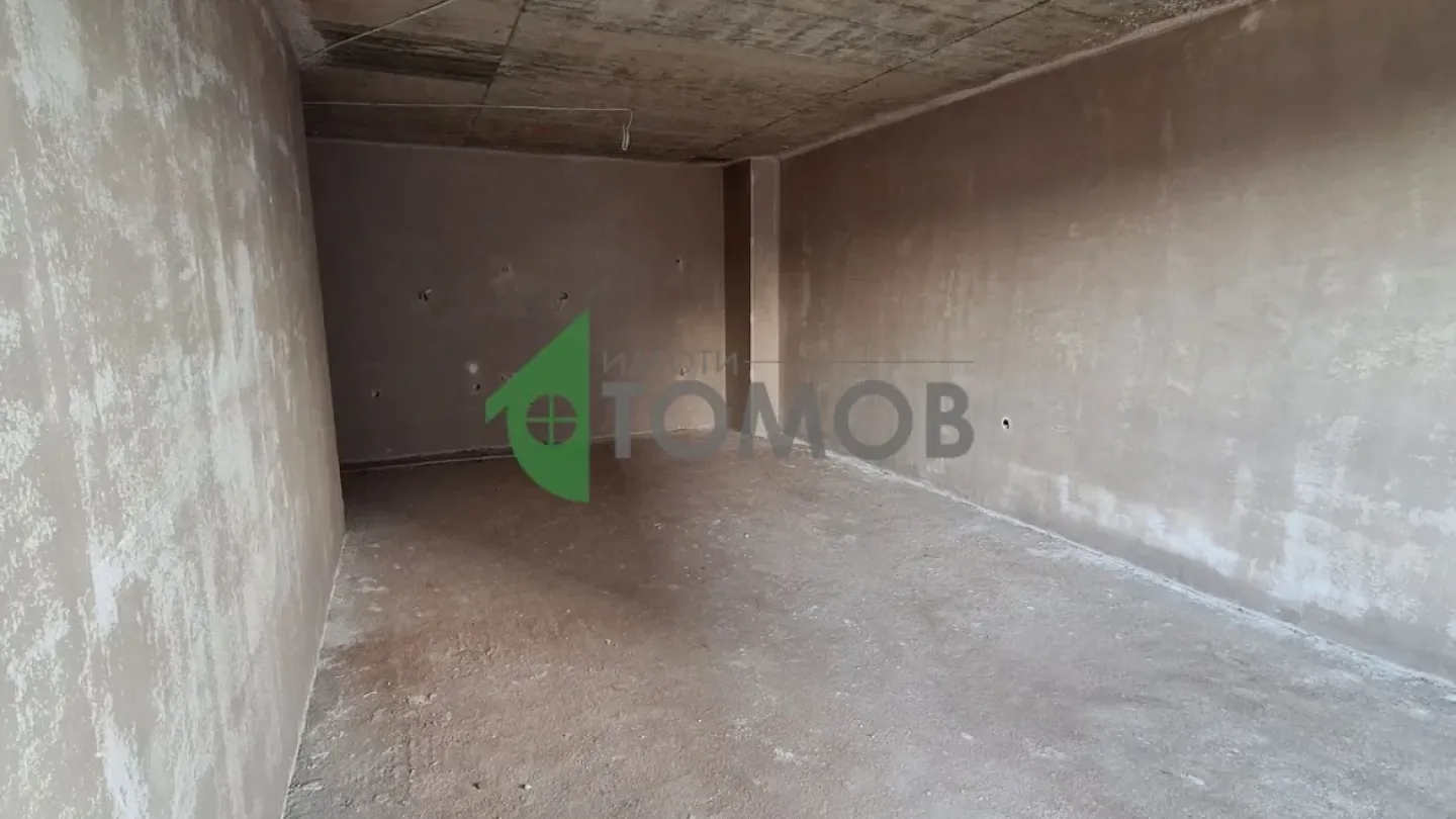 Spacious 3-Bedroom Apartment in Stara Zagora - Act 14 - Image 2