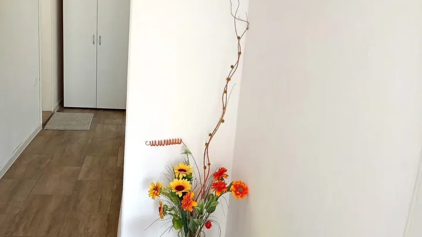 Stylish Varna Apartment: Fully Furnished, Prime Location, 77m2 - Image 1