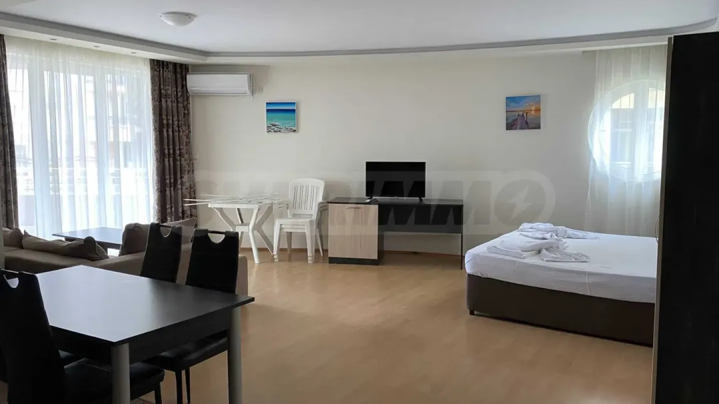 Fully Furnished 1-Bedroom Apartment by the Beach in Sinemorets - Image 4