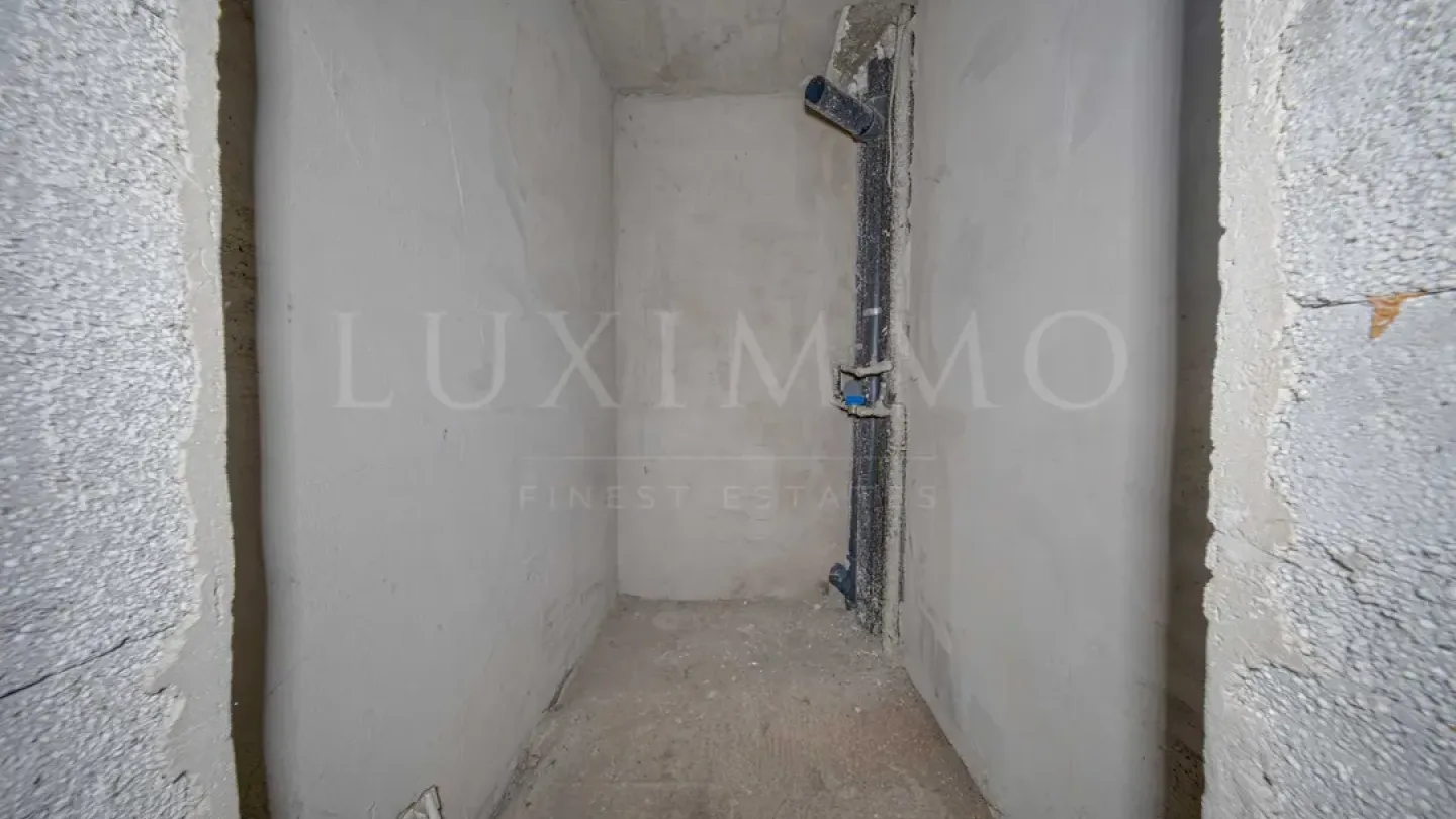 Spacious Two-Bedroom Apartment in Sofia's Central Vazrazhdane District - Image 4