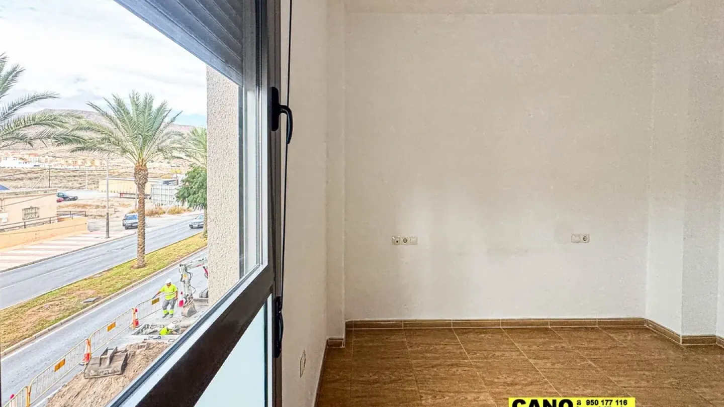 Spacious 2-Bedroom Apartment with Terrace in Aguadulce, Spain - Image 2